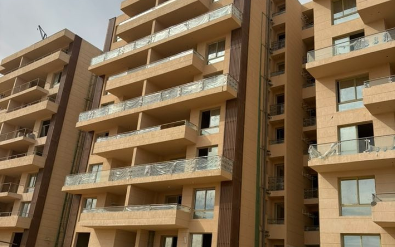 شقه للبيع فى De joya 3 بالتقسيط على 8 سنين استلام فوري من شركه تاج مصر
