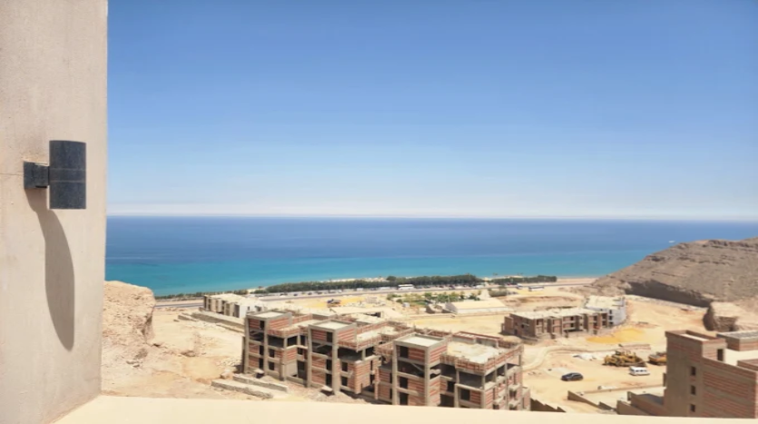 فيلا للبيع في قريه جبال العين السخنه بسعر مميز ويوجد خصم علي الكاش