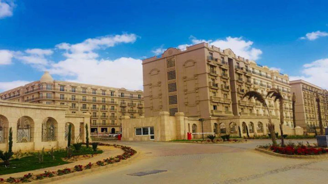 شقة للبيع 105متر فى hyde park new cairo بجوار ميفيدا بمقدم 5%