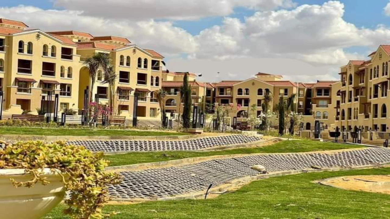 شقة للبيع ارضي بجاردن فى ivy المعادى فيو مدين مدينة الشروق و بالتقسيط