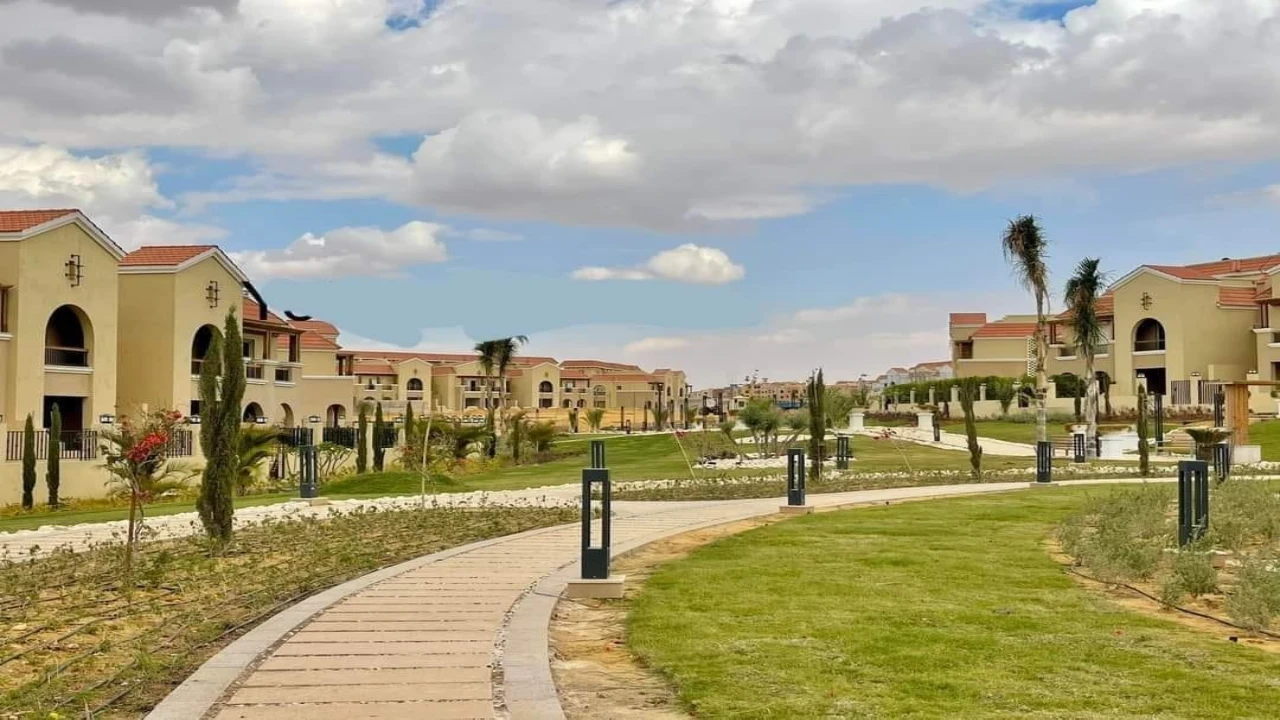 شقة للبيع 3 غرف فى كمبوند المعادى فيو IVY residence الشروق بالتقسيط شركة اجيك