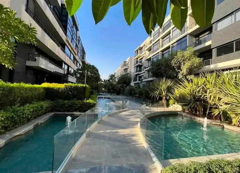 شقة للبيع 185مفي كمبوند Waterway West في الشيخ زايد