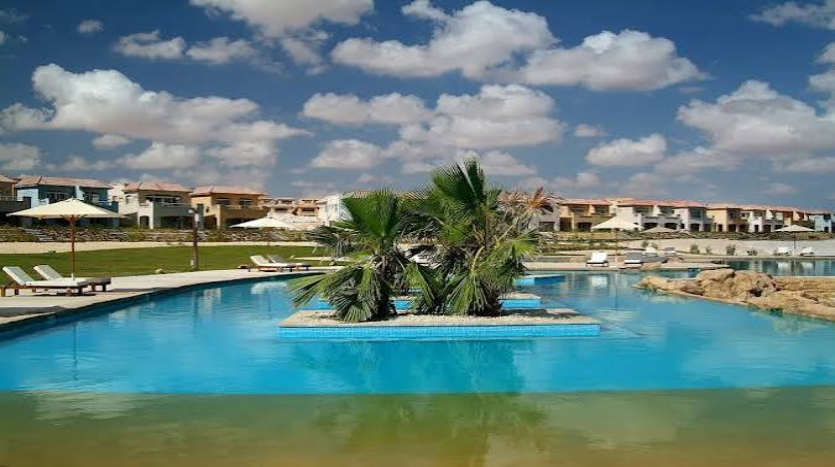 شاليه للبيع متشطب بالكامل  130م في تلال الساحل الشمالي Telal North Coast