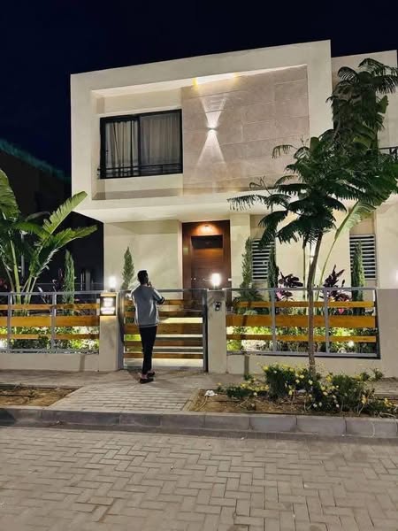 فيلا دوبلكس للبيع 203 م في كمبوند Zed East New cairo  متشطبة بالكامل