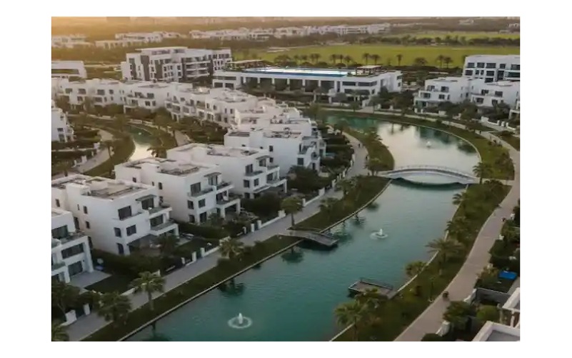 مرافق سيرينيتا ريد 