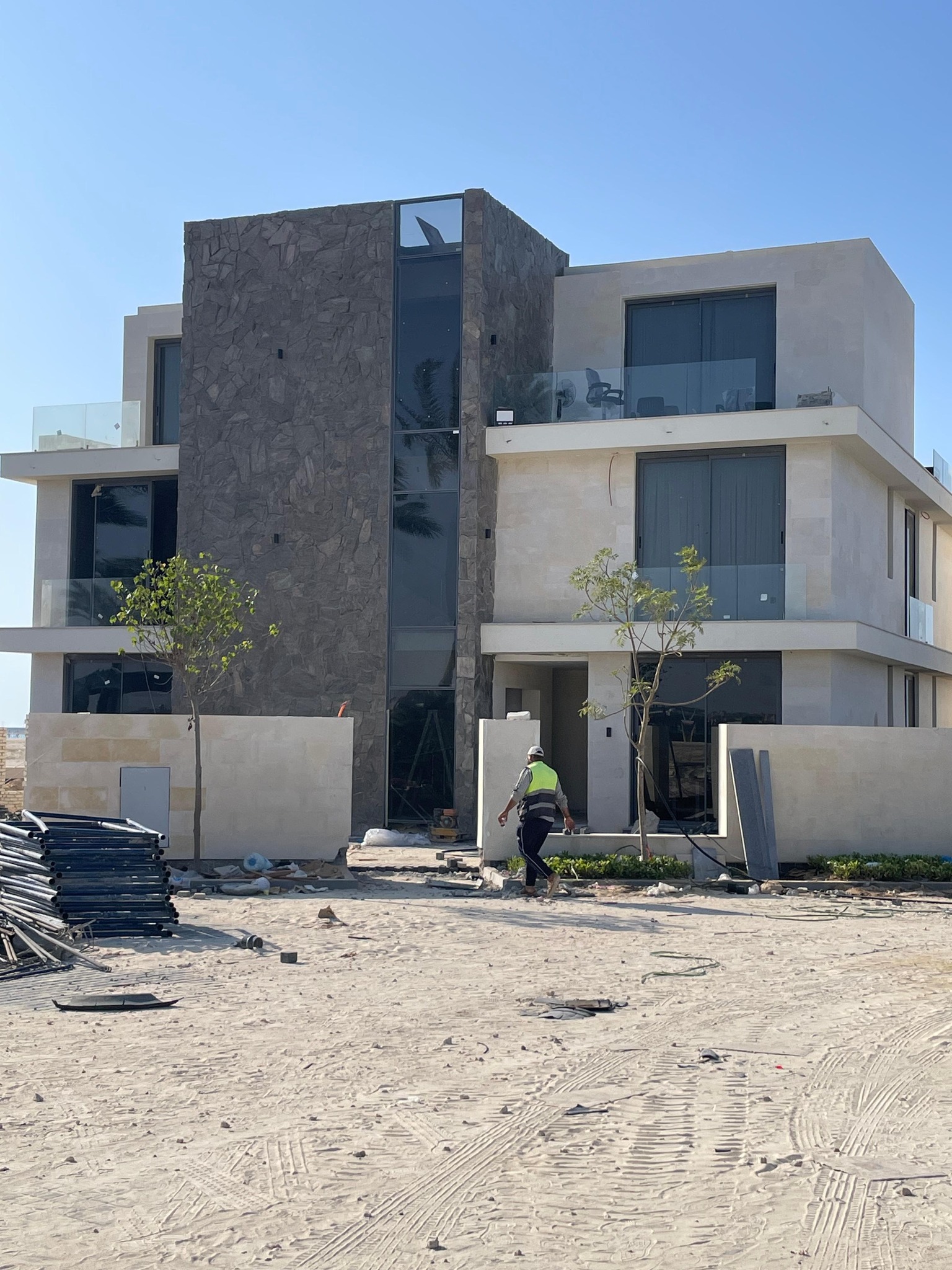 فيلا للبيع استلام فوري في مارينا 5 الساحل الشمالي متشطبة بالكامل