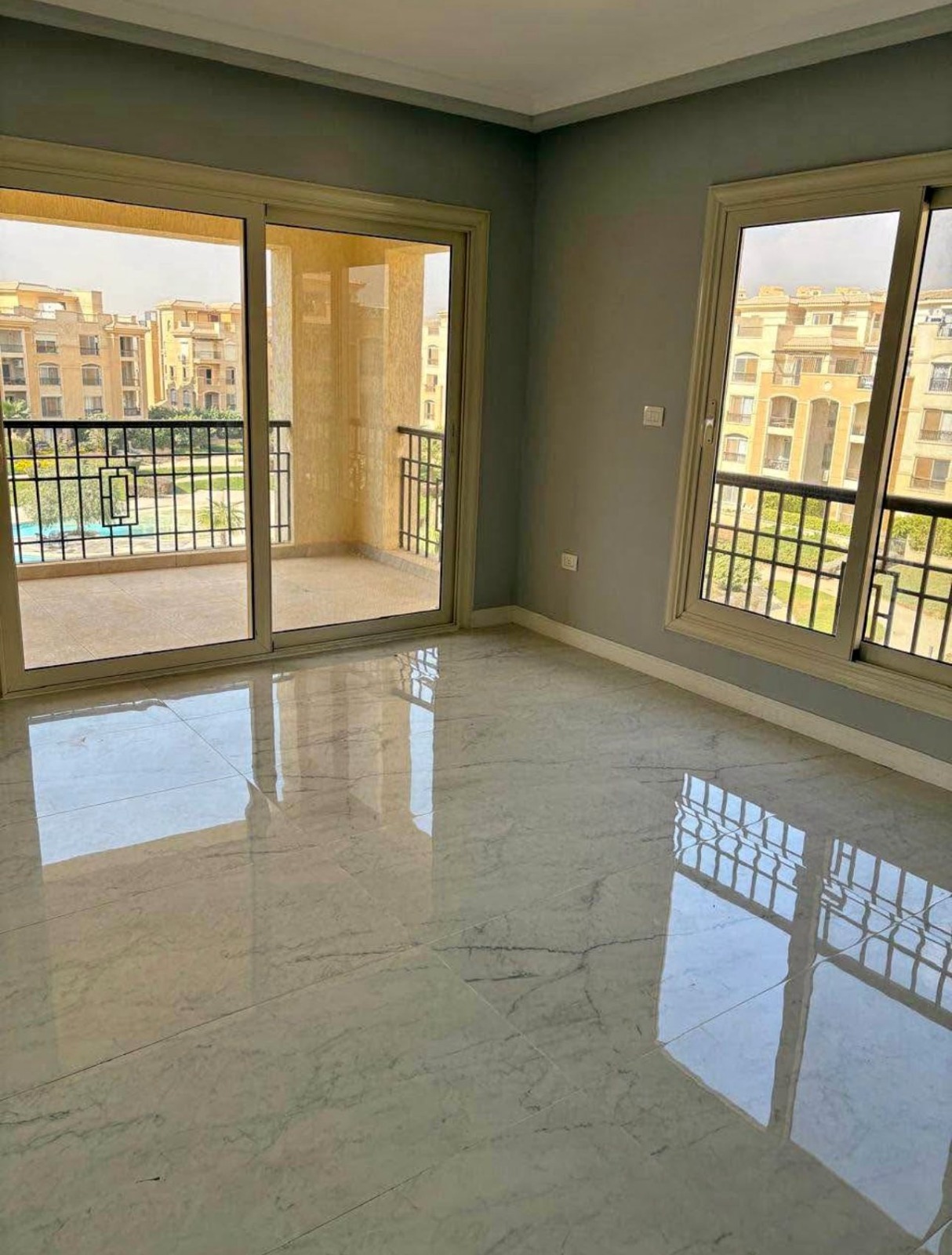 بنتهاوس 220م للبيع تشطيب كامل بالتكييفات في التجمع الخامس