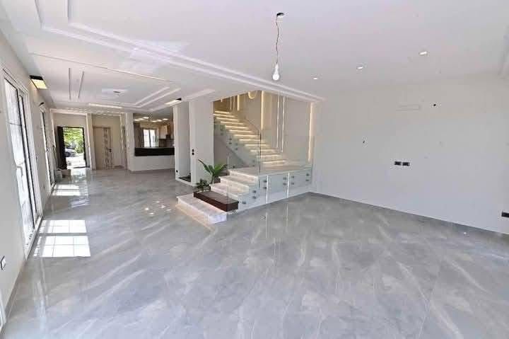 شقة للبيع 226متر للبيع في كمبوند البروج الشروق استلام فوري