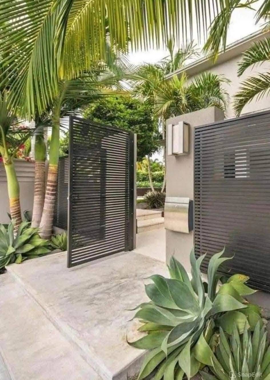 فيلا مستقلة للبيع 440 متر كمبوند سوديك ايست تاون التجمع الخامس فيولاندسكيب