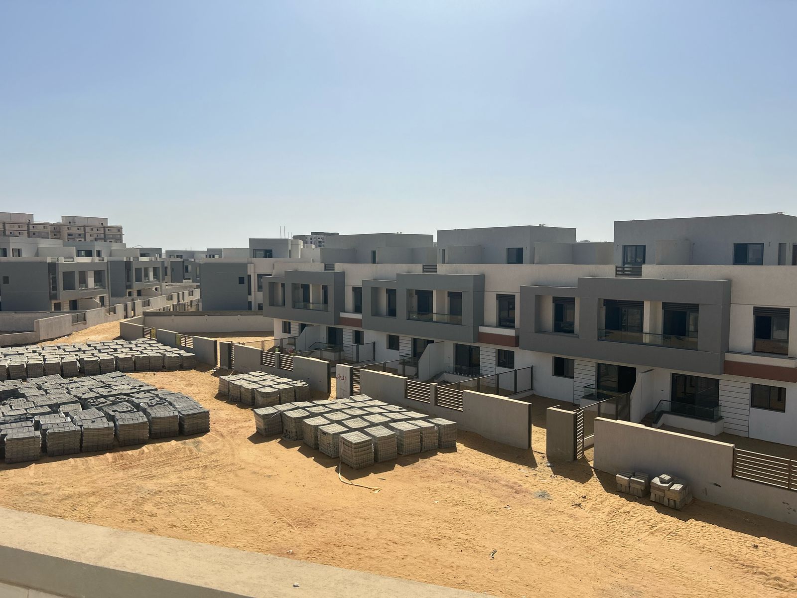 شقة 71م للبيع في كمبوند بلو فيرت العاصمة الادارية الشركة السعودية المصرية