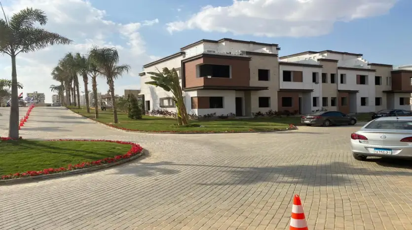 توين هاوس للبيع استلام فورى فى كمبوند ازار 1 التجمع الخامس بالتقسيط