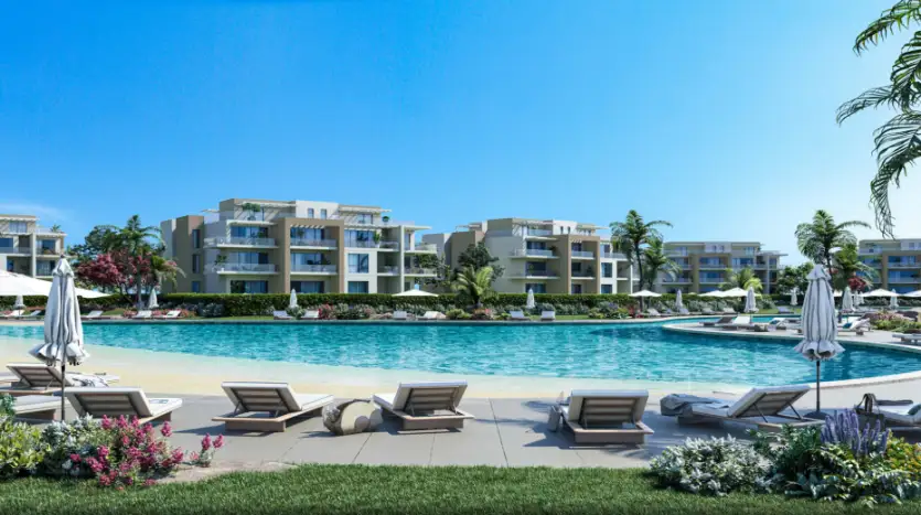 شاليه للبيع 3 غرف متشطب بالكامل و فيو بحر فى سيشور الساحل الشمالى