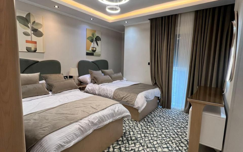 شقة 186م للبيع متشطبة بالفرش والاجهزة في كمبوند امورادا التجمع الخامس