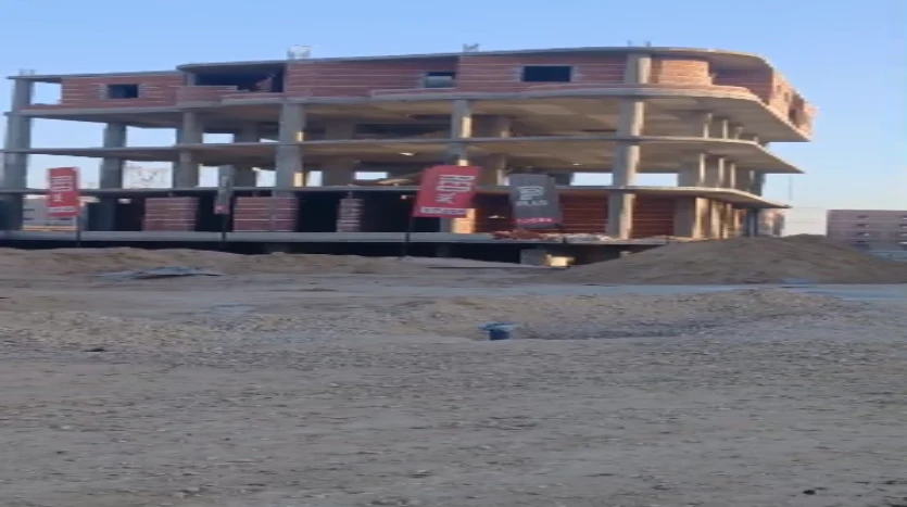 مكتب ادارى للبيع 85متر استلام فورى فى مشروع مول بلس مدينة العبور