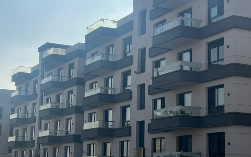 كمبوند دي جويا الشيخ زايد De Joya Residence  أمام مطار سفينكس الدولي مباشرة