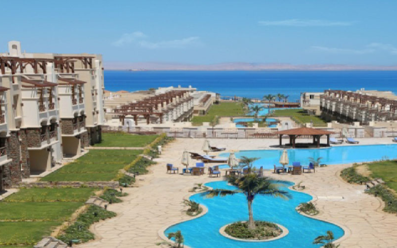 دوبليكس للبيع 172م بفيو علي البحر مباشرة في Blue Blue  El Sokhna