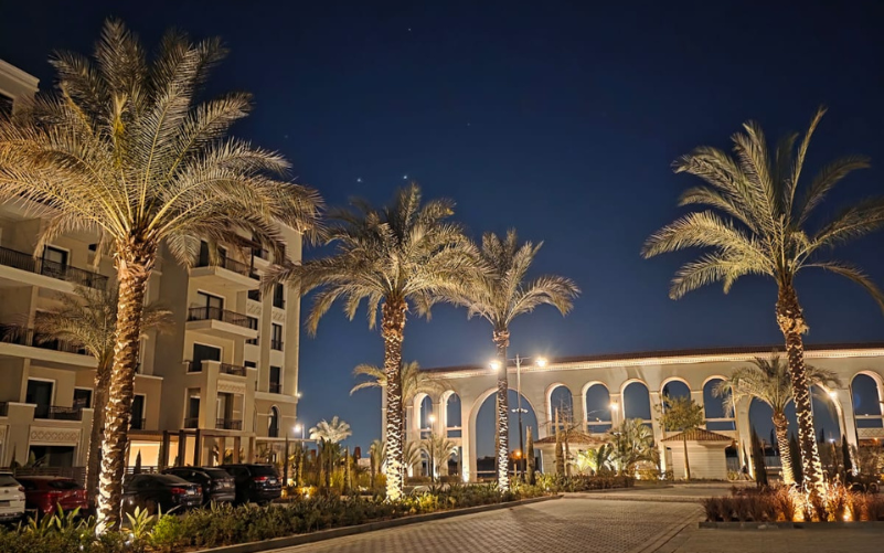 فيلدج ويست الشيخ زايد