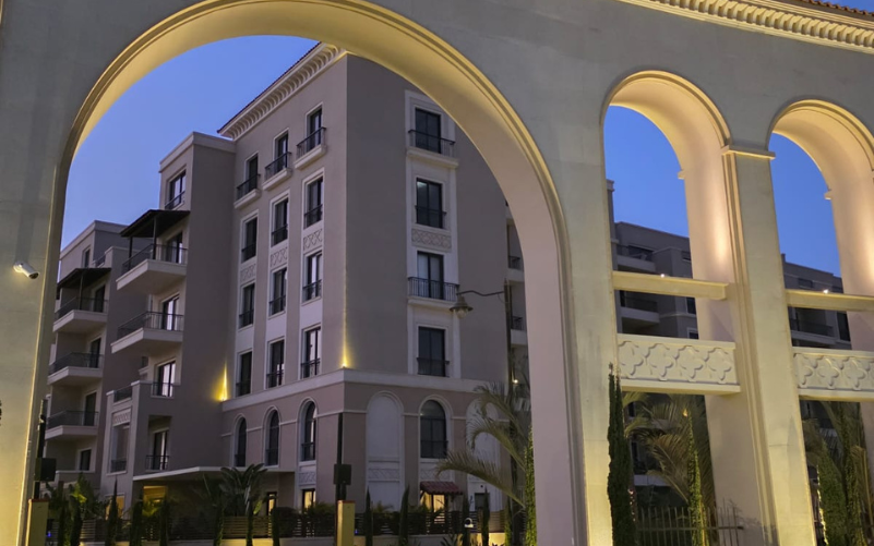 بنتهاوس للبيع 213م في كمبوند فيلدج ويست الشيخ زايد